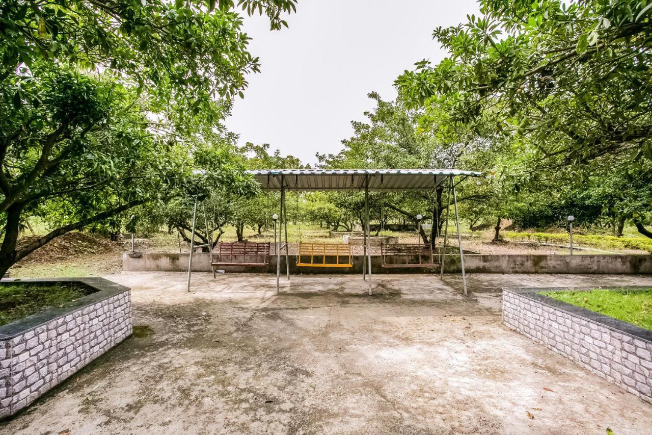 Oyo 63030 Mhatre Farm & Resort Chinchani Kültér fotó